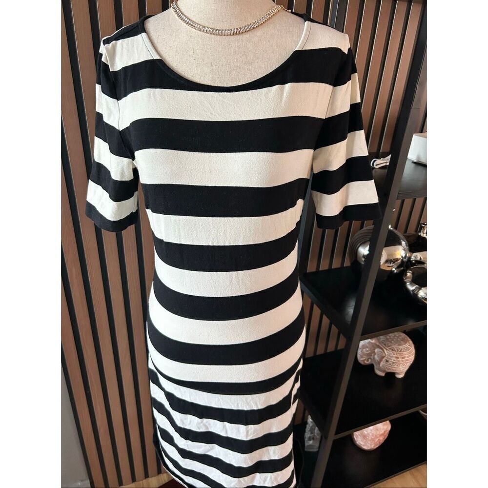 Old navy dress stilled black and white cotton stretchy comfy dress size small